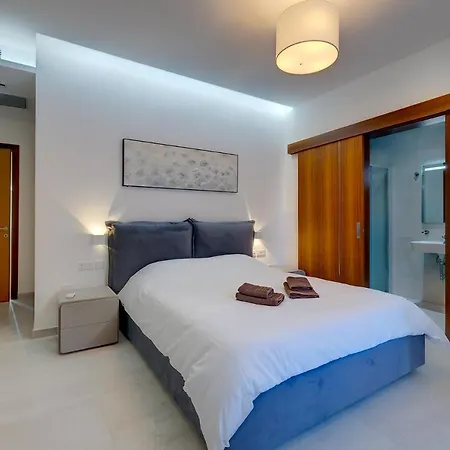 Superlative With Valletta And Harbour Views *