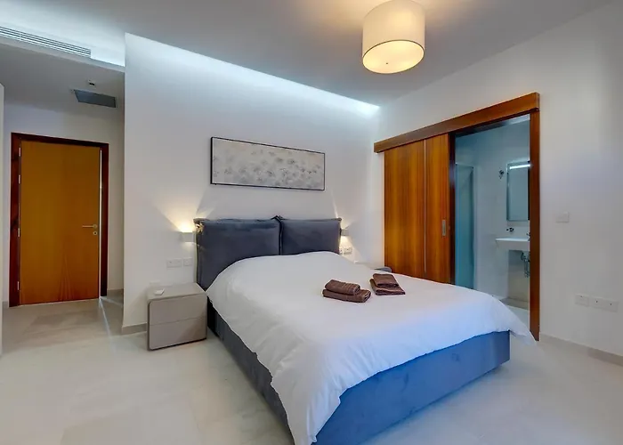 Superlative With Valletta And Harbour Views *