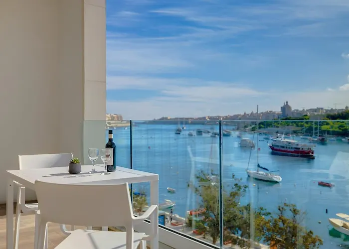 Lejlighed Superlative With Valletta And Harbour Views *