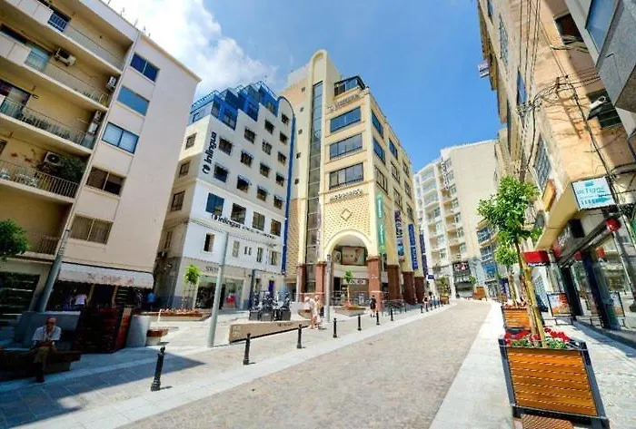 Superlative With Valletta And Harbour Views Апартаменты *