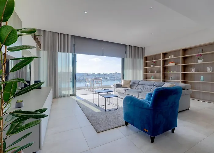 Superlative With Valletta And Harbour Views Lejlighed