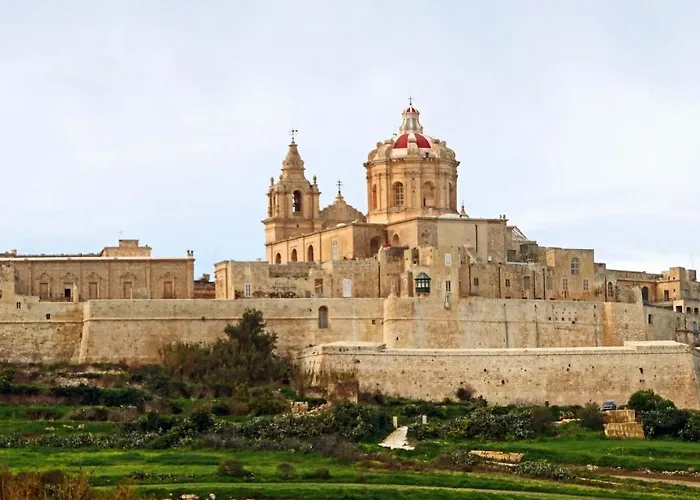 Superlative With Valletta And Harbour Views Слима